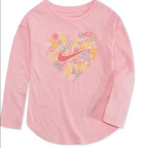⭐️ Nike Girls Long Sleeve Shirt New with Tags!